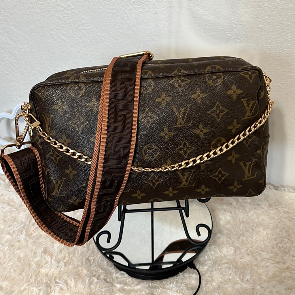 Authentic Vintage Louis Vuitton Monogram Trousse Toilette 28 Cosmetic Pouch Bag